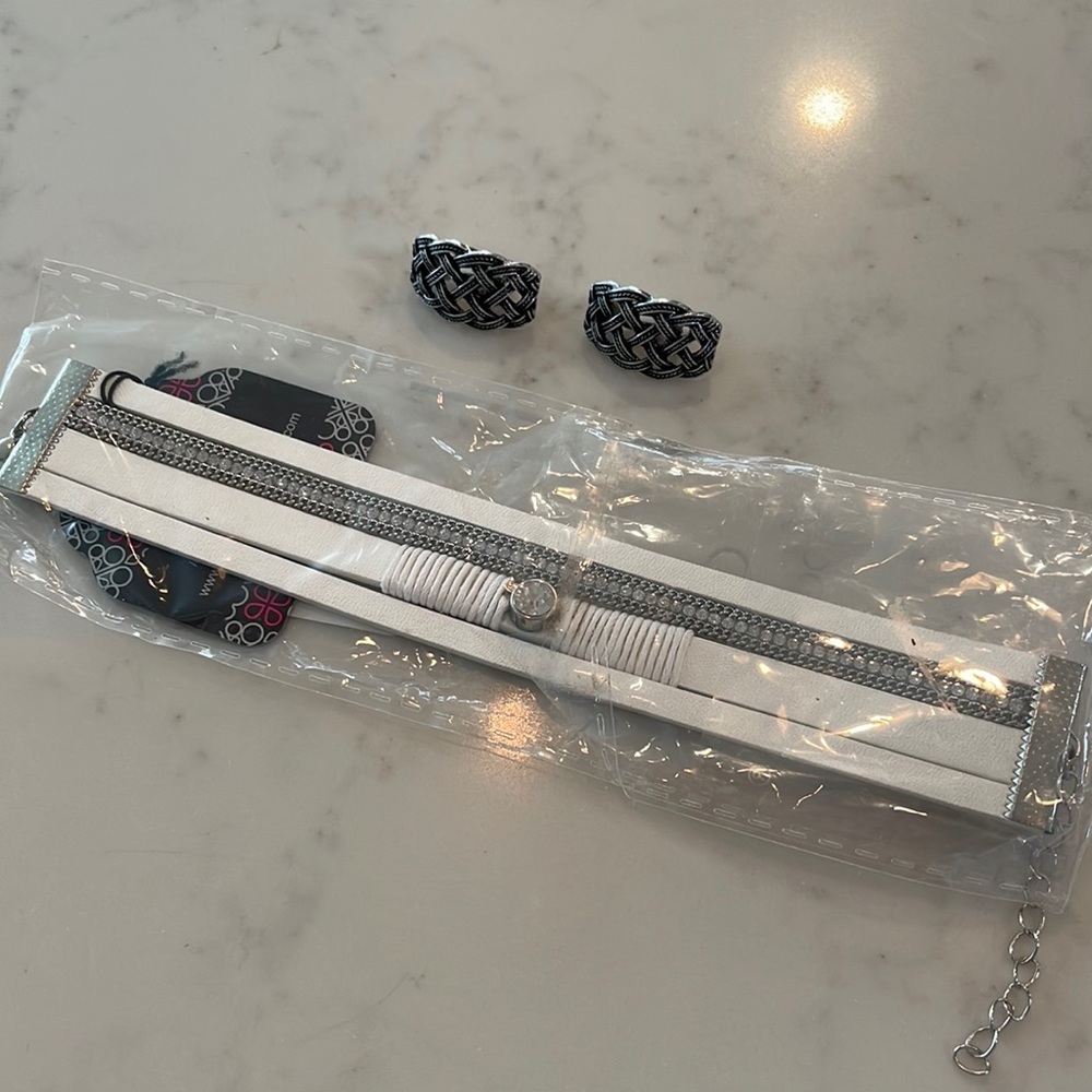 Bracelet and earrings